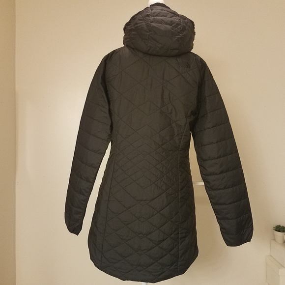 The North Face New Mossbud Reversible Parka - Picture 10 of 12
